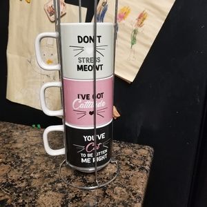 USED mugs bottom mug has a crack